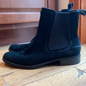 Ugg Hillhurst black suede boot 7.5 like new, never worn